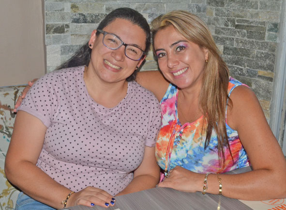 En el restaurante Cháncharos compartieron Claudia Isaza Aguirre y Alexandra Milena Castro Muñoz.