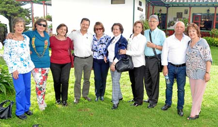 Celina Vélez Ramírez, Bertha Gómez Alzate, Clara Inés Vélez Gómez, Silvio Hernán Vélez Gómez, Luz Helena Vélez Gómez, Samira Lóp