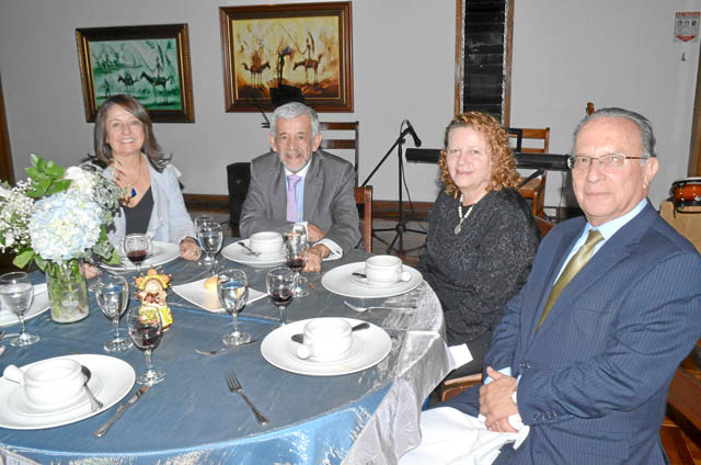 Natalia Marulanda Mejía, Gregorio Calderón Hernández, Carolina Venegas Ceballos y Guillermo Hurtado Mejía.