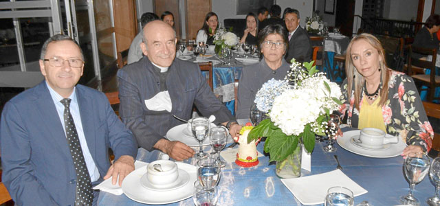 Carlos Manuel Llano Alzate, presbítero Rigoberto Rivera Ocampo, Alba Marina López Cardona y Luz Adriana Jiménez Castañeda.