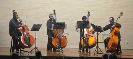 El Double Bass OSC Quartet durante su presentación.