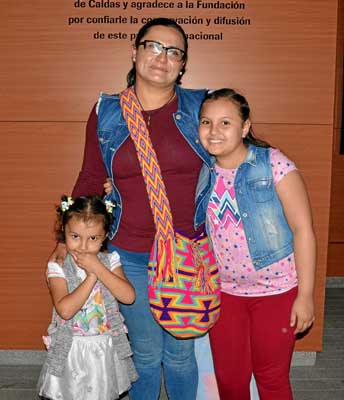 Laura Sofía López Gómez, Lorena Gómez Serna y Ana Lucía López Gómez.