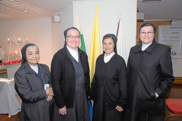 Sor Elvia Torres, sor Marina Aguirre, sor Olga Dossman y sor Ángela María García. 