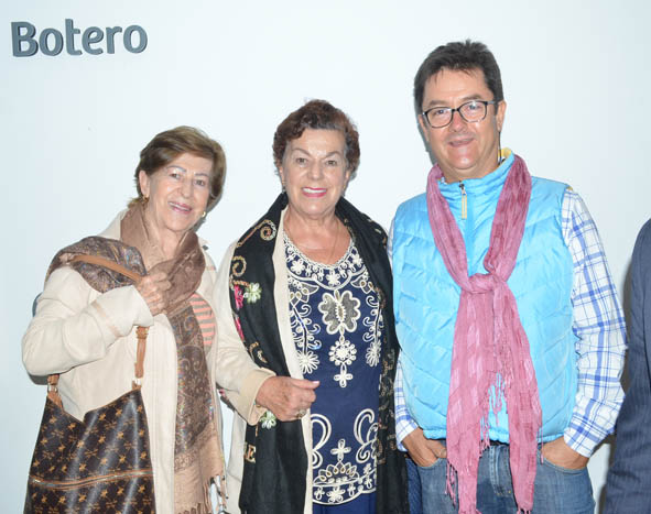 Nelly Orozco de López, Herenia Alzate de Gómez y Luis Felipe López Arroyave.