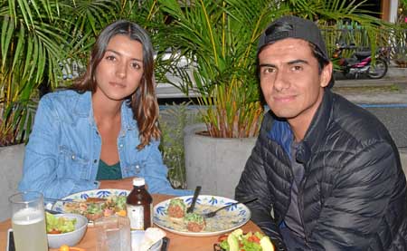 Mariana Jaramillo Serna y Leandro Félix Hernández compartieron en el restaurante Suzette.