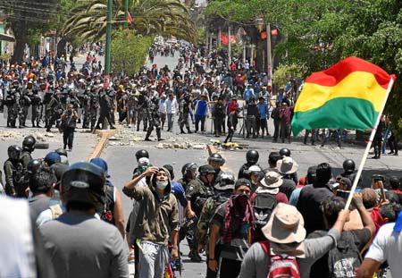 Las protestas en contra y a favor de Evo Morales se intensifican en Bolivia. 