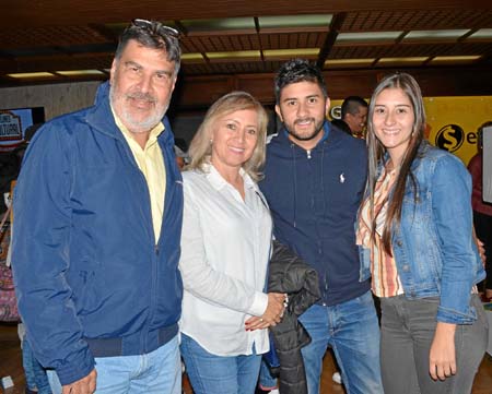 Roberto Niño Vélez, Adriana Pacheco Alzate, Paulo Roberto Niño Pacheco y Laura Daniela Londoño Fandiño.
