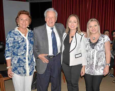Beatriz Elena Correa Jaramillo , Bernardo Zapata Quintero , Claudia Helena Zapata Ospina y Camila Correa Zapata .