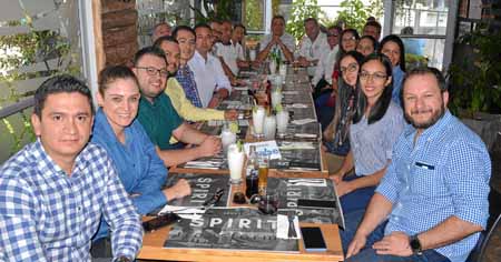 Un grupo de cadenas comerciales de Guatemala visitó la planta de refrigeración de Mabe en Manizales y luego se reunió en Buffalo