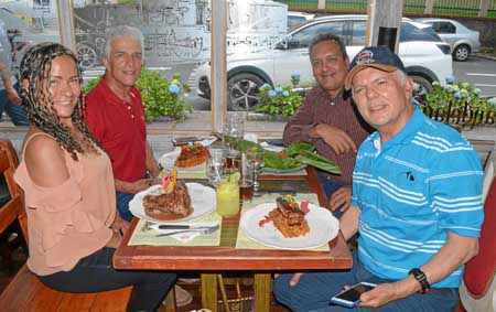 María Josefa Jaramillo Jaramillo, Hernando Giraldo Duque, Jhon Carlos Parra Piedrahíta y Ómar Medina Díaz compartieron en el res
