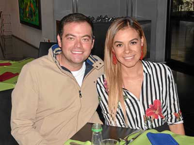 Santiago Mejía Zuluaga y Luisa Velásquez Martínez se reunieron en la sede del Centro del Club Manizales.