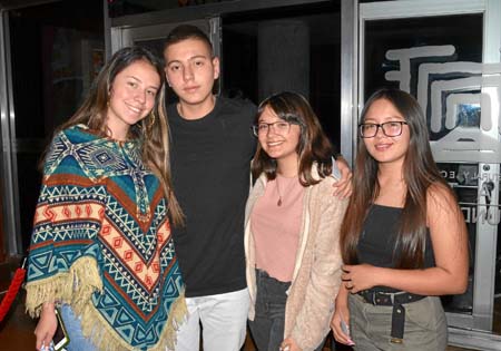 Valeria Guzmán Hurtado, Kevin Jaramillo Ceballos, Gabriela Rojas Urueña y Alejandra Urbano Peña. 