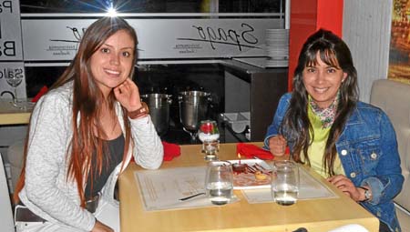 Luisa Espinosa invitó a Juliana Villegas González a una comida en el restaurante Spago, para celebrar su cumpleaños.