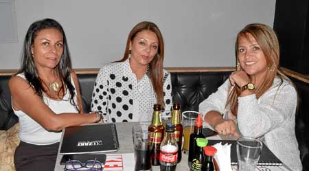 Diana Patricia Marín y Claudia Mejía de Echeverri celebraron el cumpleaños de Piedad Blandón Orozco en una comida en Keisaki.