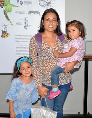 Isabela Echeverry Medellín, Sandra Milena Medellín Valencia y Martina Echeverry Medellín.
