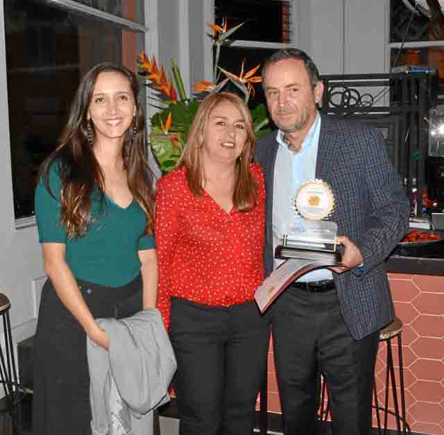Mónica Londoño Arango, directora ejecutiva de Cotelco Caldas; Adriana Cardona Escobar, coordinadora del Clúster de Turismo de Ma