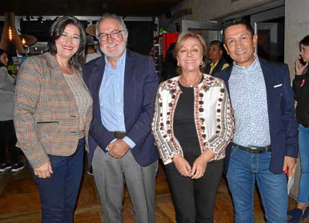 Luz Elena García, Guido Echeverri Piedrahíta, Ana María Jaramillo de Echeverri y Guillermo Hernández Gutiérrez.