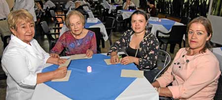 Marina Arias, Edilma Valencia, Luz Janeth Giraldo y Esther Julia Pulgarín. 