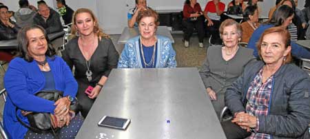 María Teresa Gómez, Ángela Arango, Herenia Alzate de Gómez, Nilsa Henao y Nelly Arias. 