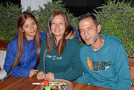 En Komo Asian Concept compartieron Yaritza Bedoya Alba, Lina Alba Restrepo y Jorge Bedoya Trujillo.