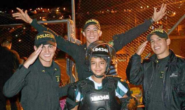 La Policía le rindió tributo al Esmad que lo integran 3 mil uniformados. En el departamento son 162. 