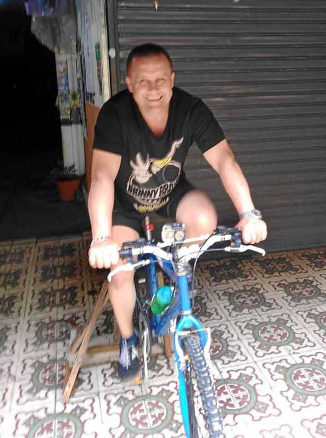 José Saúl Villa Rendón nos cuenta como se las ingenia para montar en bicicleta en estos días de aislamiento en su residencia en 