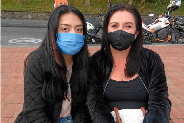 Celeste Arias Henao y su madre, Diana María Henao López.