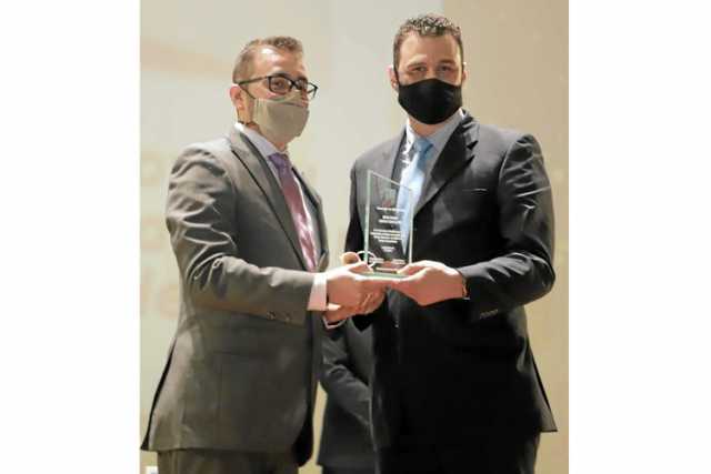 Andrés Sierra Serna, presidente del Concejo de Manizales, y Jorge Andrés Girón Cárdenas, docente del Liceo Isabel La Católica.