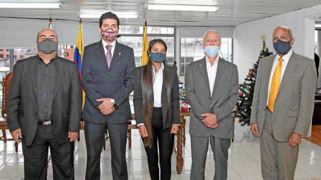Óscar Andrés Marín Arenas, Carlos Arturo Castañeda García, Angie Delgado Vélez, Hernán Estrada Mejía y Jorge Hernán Taborda Ocam