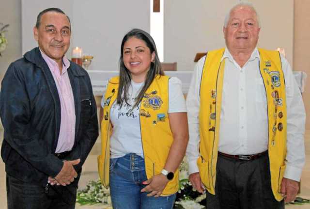 José Salazar Soto, presidente de Leones Chipre; Germán Palacio, vicegobernador; Marsuleiny Vásquez Jaramillo, tesorera.