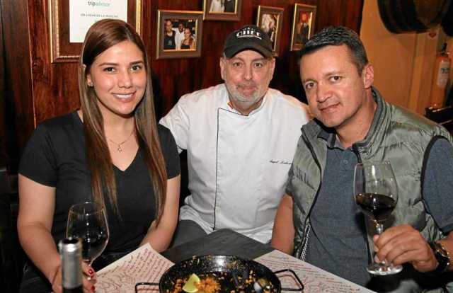 En un almuerzo familiar en Un Lugar de la Mancha se reunieron: Pilar Rojas Camargo, Ángel Labrador Domínguez y John Freddy Corre
