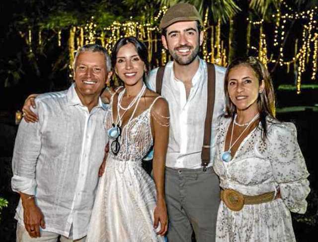 Jorge William Cardona Ramírez y Luz Amparo Rojas Londoño, padres de la novia 