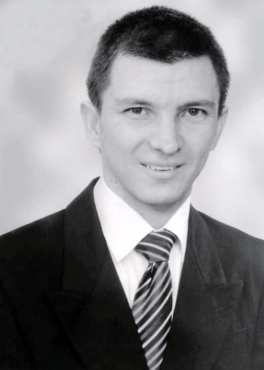 Mario Jiménez obtuvo el título de Ingeniero de Sistemas de la Universidad Nacional Abierta y a Distancia Eje Cafetero, sede Dosq