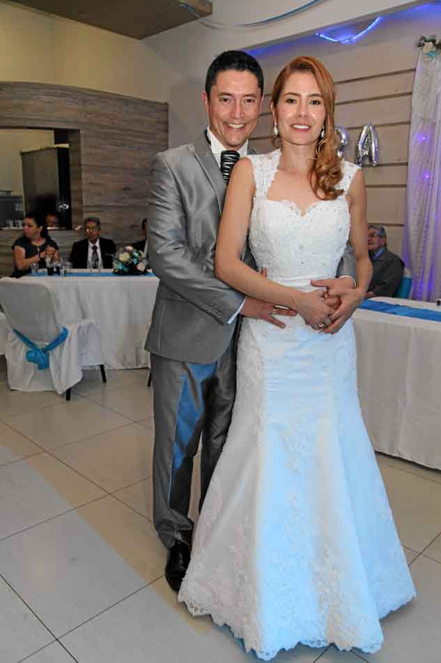 Los esposos Julián Valencia Mosquera y Paola Andrea Serna Londoño. 