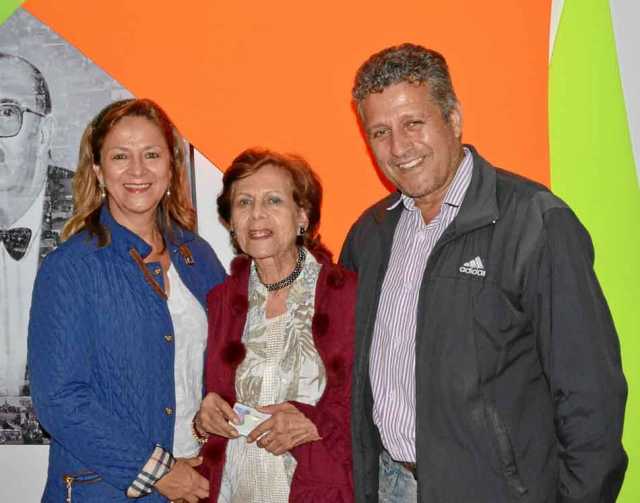 María Clemencia Hoyos Espinosa, Margarita Espinosa de Hoyos y Julián Hoyos Espinosa.
