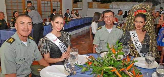 Julián Rivera Cano, Edytha Alexandra Alfaro Martínez, Yeferson Tobón y Ana Grisell Romero Najera.