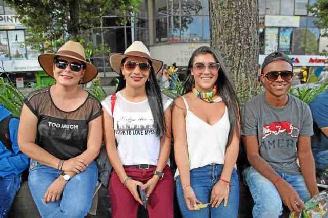 Paola Giraldo, Eliana Zapata, Daniela Serna y Juan David Benítez. 