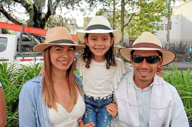 Dahian Chávez, Diego Garzón e Isabela Garzón Chávez. 