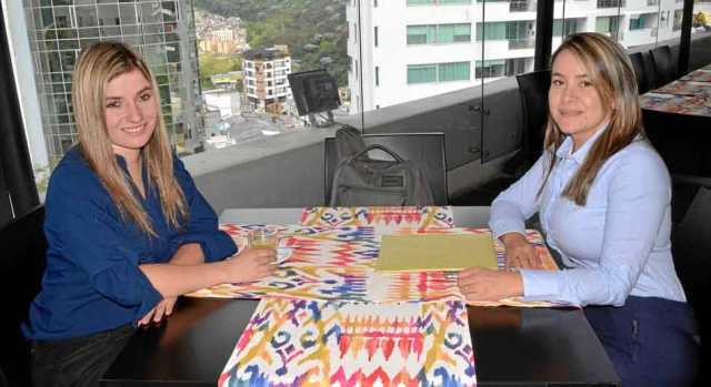 Juliana Arango Castro y Karen Medina Zuluaga se reunieron en un almuerzo de trabajo en la sede El Cable del Club Manizales.