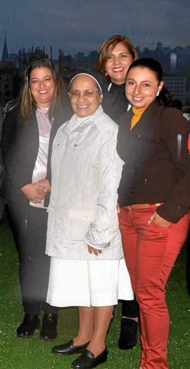 Ángela Ramírez, hermana Beatriz Patiño, Mariela Valencia García y Jhoanna Echeverri.