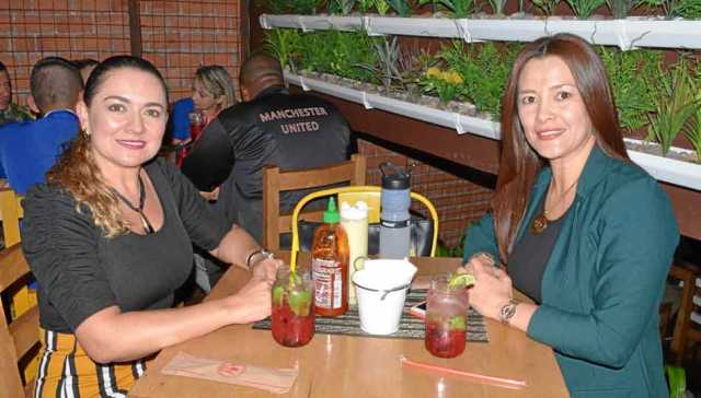 Lina Palacio Zapata y Liliana Morales Patiño se reunieron por trabajo en el restaurante La Patatería.