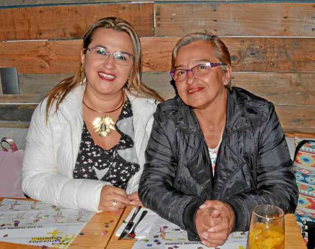 Alexandra Pinilla González fue homenajeada por su mamá, Lucila González Palacio, en una cena en El Jardín de las Delicias.