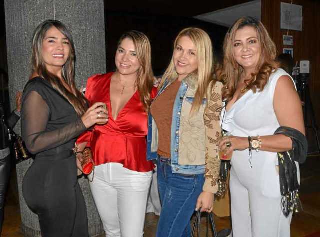 Betty Hoyos Ossa, Mónica Hoyos Ossa, Milena Giraldo y Mónica Vélez López.