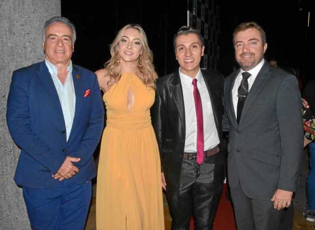 Jorge William Ramírez Ramírez, vicepresidente comercial del Hotel Termales el Otoño; Andrea Quintero Vélez, de Eje 360 Produccio