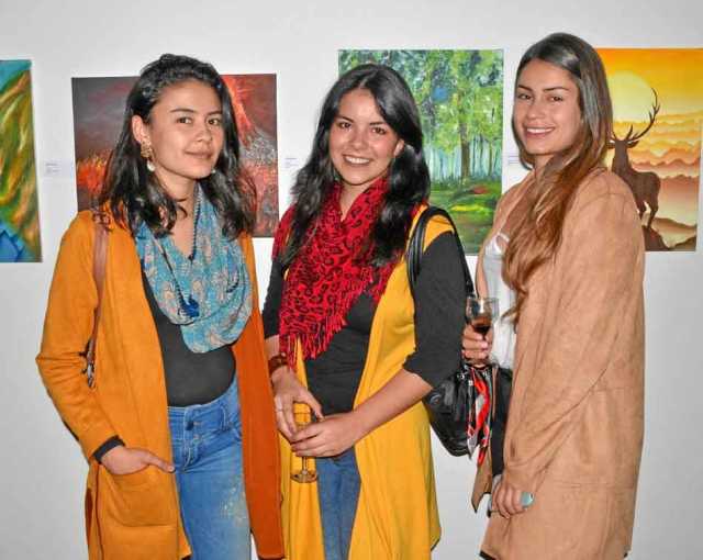 Natalia Buriticá Flórez, Laura Serna Jiménez y Sarah Rodríguez Jaramillo.