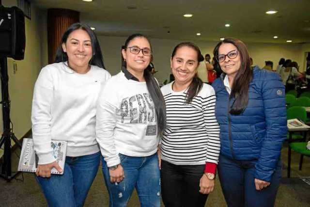 Gloria Arias, Lina Valencia, Yazmín García y Lucena Bedoya.
