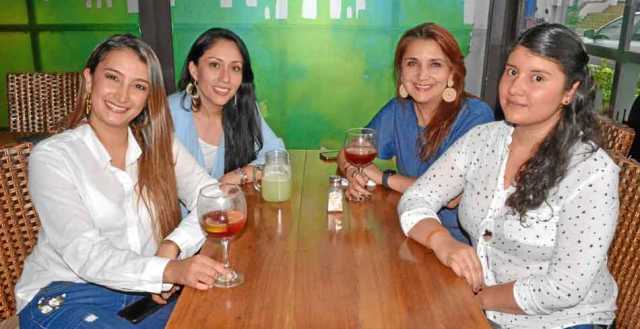 En Eñe se reunieron Paola Cardona, Yeny Mariño, Elizabeth Ramírez y Margaret Sánchez.