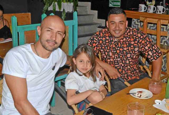 Elkin Soto, Valerie Soto Alzate y Juan David Atehortúa Becerra se reunieron en el restaurante Changó.