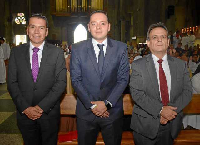 Juan José Silva Serna, gerente del Instituto de Cultura y Turismo de Manizales; Carlos Mario Marín, alcalde, y Alberto Hoyos Lóp