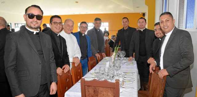 Sacerdotes: Carlos Alberto Arias Arias, Felipe Andrés García, Jacomo Rossini, Juan Carlos López, Jairo Carmona, Juan Felipe Hoyo